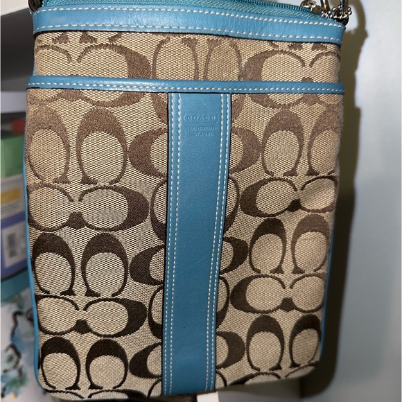 Authentic Coach, Crossbody handbag, their CC logo w/ a teal color! - Picture 1 of 10